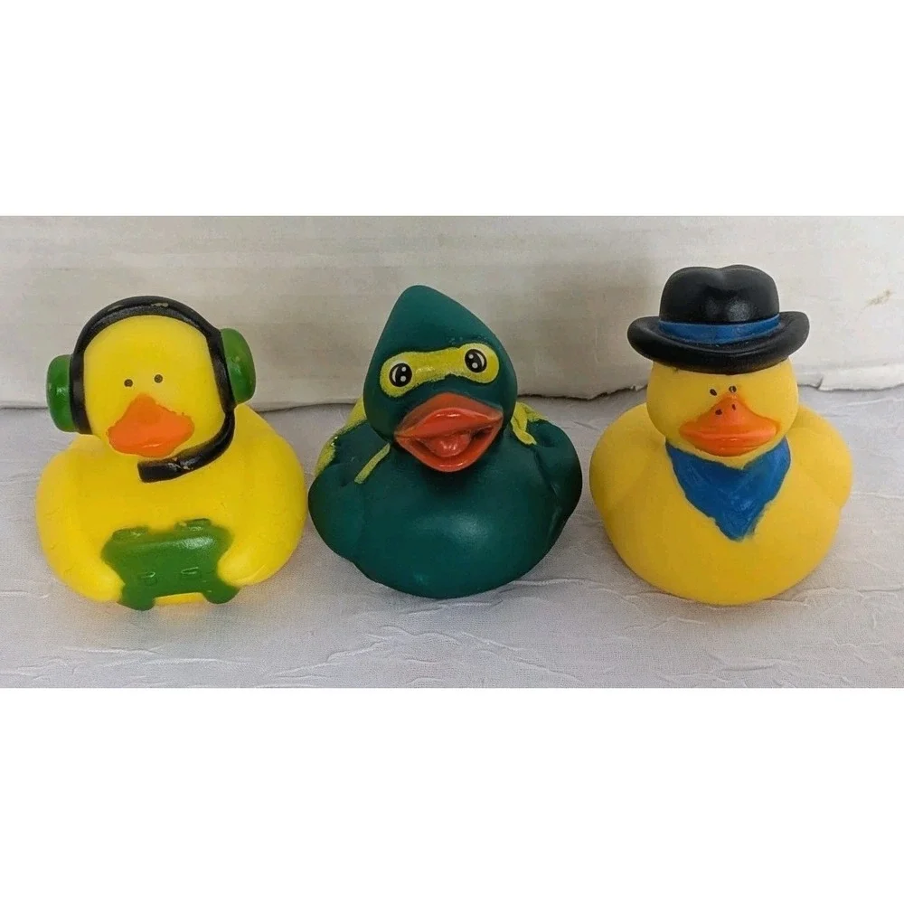 Rubber Ducks Cowboys Ninja Police Queen Novelty Characters Ducky Bath Lot Of 21